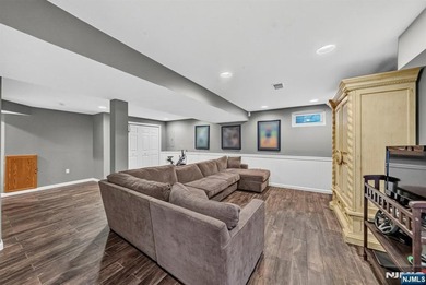 Spectacular Colonial in Sought-After Vizcaya Estates! Welcome to - photo 37
