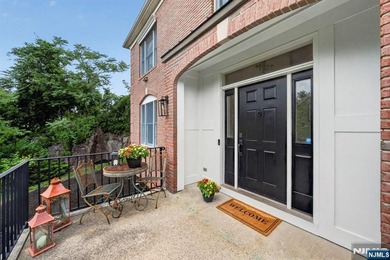 Spectacular Colonial in Sought-After Vizcaya Estates! Welcome to - photo 43