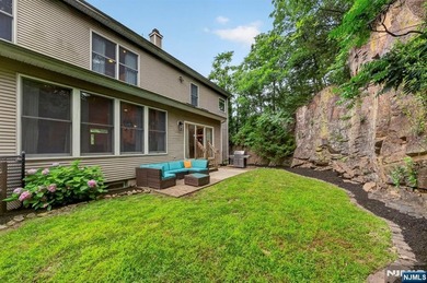 Spectacular Colonial in Sought-After Vizcaya Estates! Welcome to - photo 44
