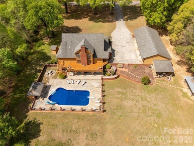 Welcome to a truly rare luxury estate set on over 3 acres - photo 3