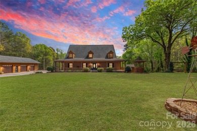Welcome to a truly rare luxury estate set on over 3 acres - photo 4