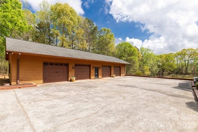 Welcome to a truly rare luxury estate set on over 3 acres - photo 7