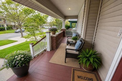 Rare opportunity to own a charming Shorewood bungalow featuring - photo 4