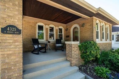 Enter through a sun room filled with light, will it be an office - photo 2