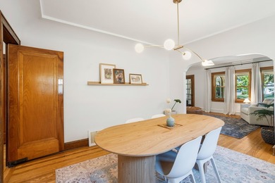 Enter through a sun room filled with light, will it be an office - photo 10