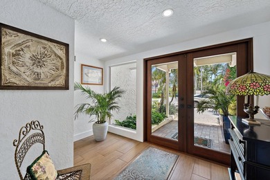 Beautifully remodeled 3 BR/3 BA home with a full 2 car garage in - photo 9