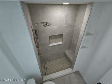 Must see! Absolutely everything in this stunning 4-bedroom - photo 13