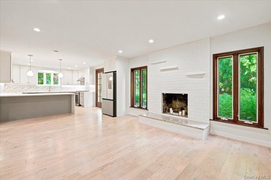 Welcome to Forest Hills Gardens! One of Queens' most coveted - photo 13