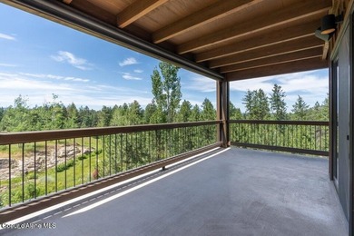 Welcome to this well-appointed condo offering comfort - photo 4