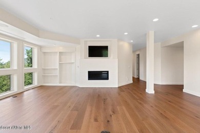 Welcome to this well-appointed condo offering comfort - photo 7