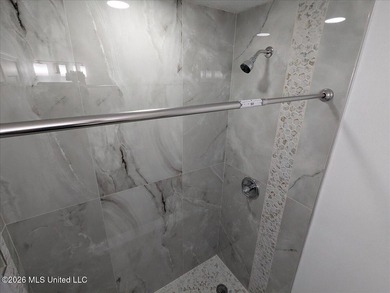 Must see! Absolutely everything in this stunning 4-bedroom - photo 19