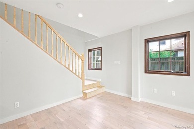 Welcome to Forest Hills Gardens! One of Queens' most coveted - photo 21