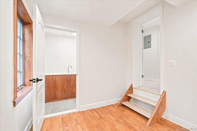Welcome to Forest Hills Gardens! One of Queens' most coveted - photo 30