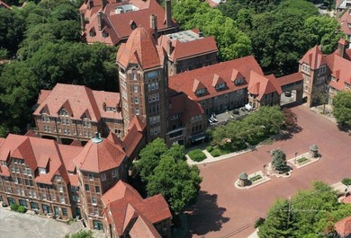 Welcome to Forest Hills Gardens! One of Queens' most coveted - photo 49