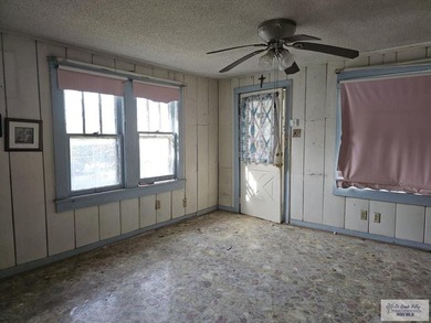 READY TO BUY? MOTIVATED SELLER! Charming 1960s Wood Frame Home - photo 7
