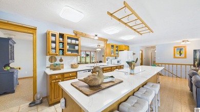 Enjoy the lake life in this 5+ bedroom (sleeps 15) 3 bath - photo 11