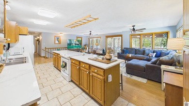 Enjoy the lake life in this 5+ bedroom (sleeps 15) 3 bath - photo 12