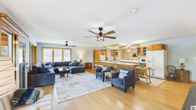 Enjoy the lake life in this 5+ bedroom (sleeps 15) 3 bath - photo 16