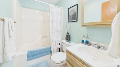 Enjoy the lake life in this 5+ bedroom (sleeps 15) 3 bath - photo 25