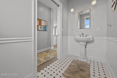 Nestled in the heart of North Topsail Beach in a quiet