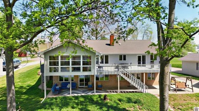 Enjoy the lake life in this 5+ bedroom (sleeps 15) 3 bath - photo 40