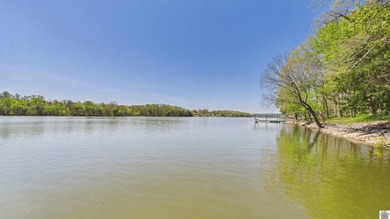 Enjoy the lake life in this 5+ bedroom (sleeps 15) 3 bath - photo 45