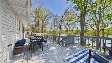 Enjoy the lake life in this 5+ bedroom (sleeps 15) 3 bath - photo 49