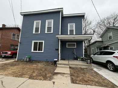 Vacant and well-maintained 2-family upper/lower duplex located - photo 1