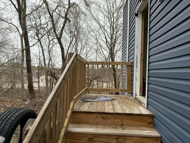 Vacant and well-maintained 2-family upper/lower duplex located - photo 3