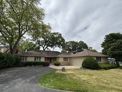 Chain O Lakes - Lake Catherine Home Active Under Contract in Antioch Illinois