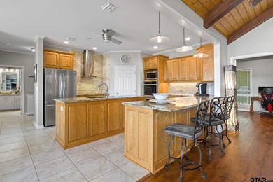 Welcome to this exceptional waterfront retreat on Lake Bob - photo 13