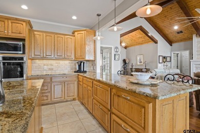 Welcome to this exceptional waterfront retreat on Lake Bob - photo 14