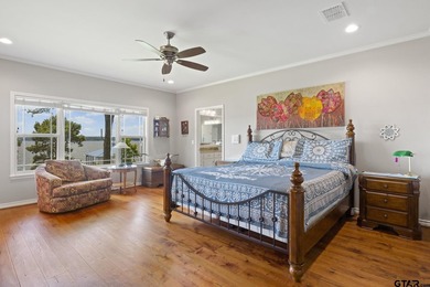 Welcome to this exceptional waterfront retreat on Lake Bob - photo 19