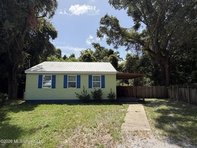 Welcome to this super charming 2 bedroom, 1 bath cottage - photo 13
