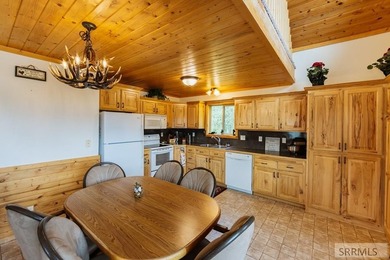 Come claim your private slice of heaven in the coveted Lakeview - photo 20