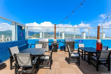 Legal vacation rental in the Waikiki resort zone. High floor - photo 21