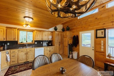 Come claim your private slice of heaven in the coveted Lakeview - photo 21
