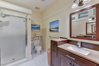The perfect Lock and Leave condo unit! This immaculate 3rd floor - photo 25