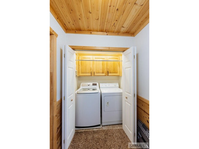 Come claim your private slice of heaven in the coveted Lakeview - photo 28