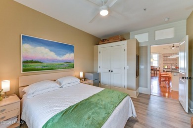 The perfect Lock and Leave condo unit! This immaculate 3rd floor - photo 29