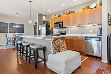 Commanding views of the city and lake from this 17th floor unit - photo 4