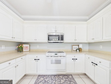 Welcome home to this beautiful 2-bedroom, 2-bath residence in - photo 17