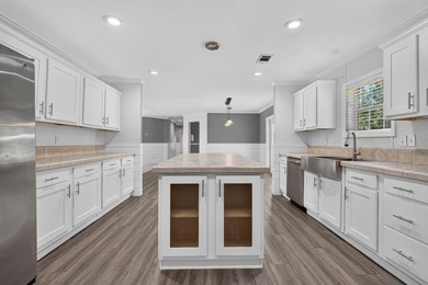 Spacious 5-bedroom, 3-bath mobile home built in 2017, offering - photo 28