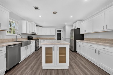 Spacious 5-bedroom, 3-bath mobile home built in 2017, offering - photo 30