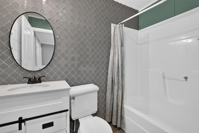 Spacious 5-bedroom, 3-bath mobile home built in 2017, offering - photo 47