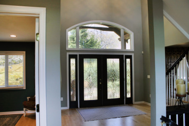 Custom built 5,000 square foot lake home on 1.3 private acres! - photo 4