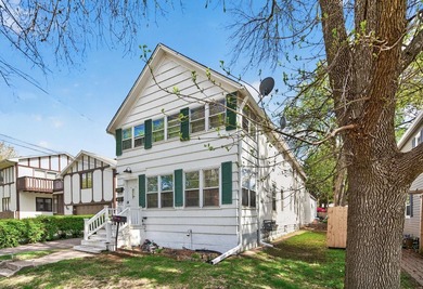 Well cared for triplex in the heart of NE Mpls. Walk to Boom - photo 1
