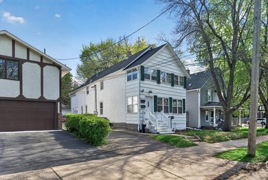 Well cared for triplex in the heart of NE Mpls. Walk to Boom - photo 2