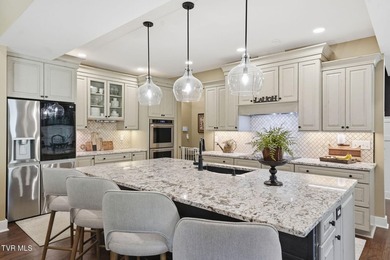 Timeless Craftsmanship Meets Modern Luxury on 1.2 Acres. Prepare - photo 14