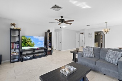 Beautifully maintained home featuring a brand-new 2025 roof for - photo 19